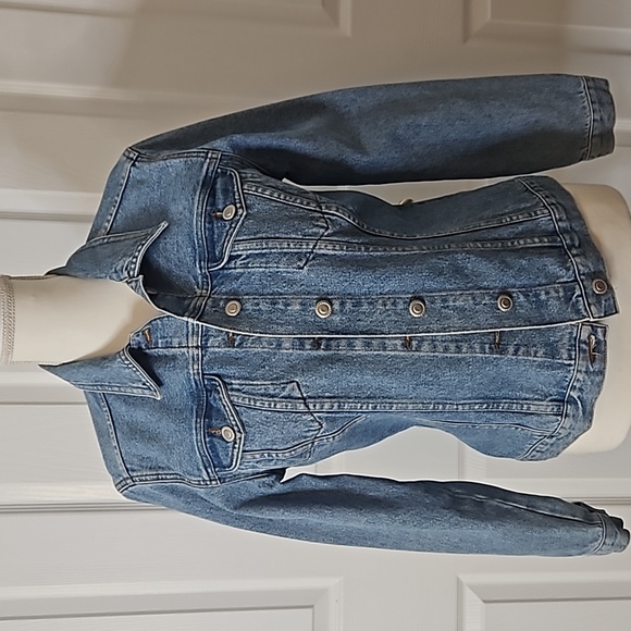 Women's Jean Jacket from the Bleu Jeans Company. Size Med. 100% Cotton - Picture 2 of 12